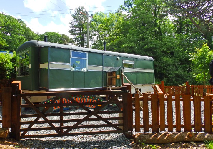 ShowMan's wagon: External view